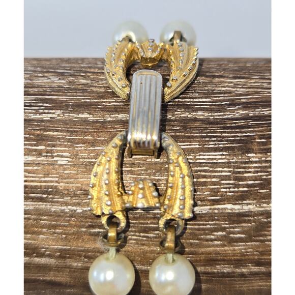 Vintage Trifari Signed Gold Tone Faux Pearl Two Strand Bracelet Fashion Jewelry - Picture 8 of 13